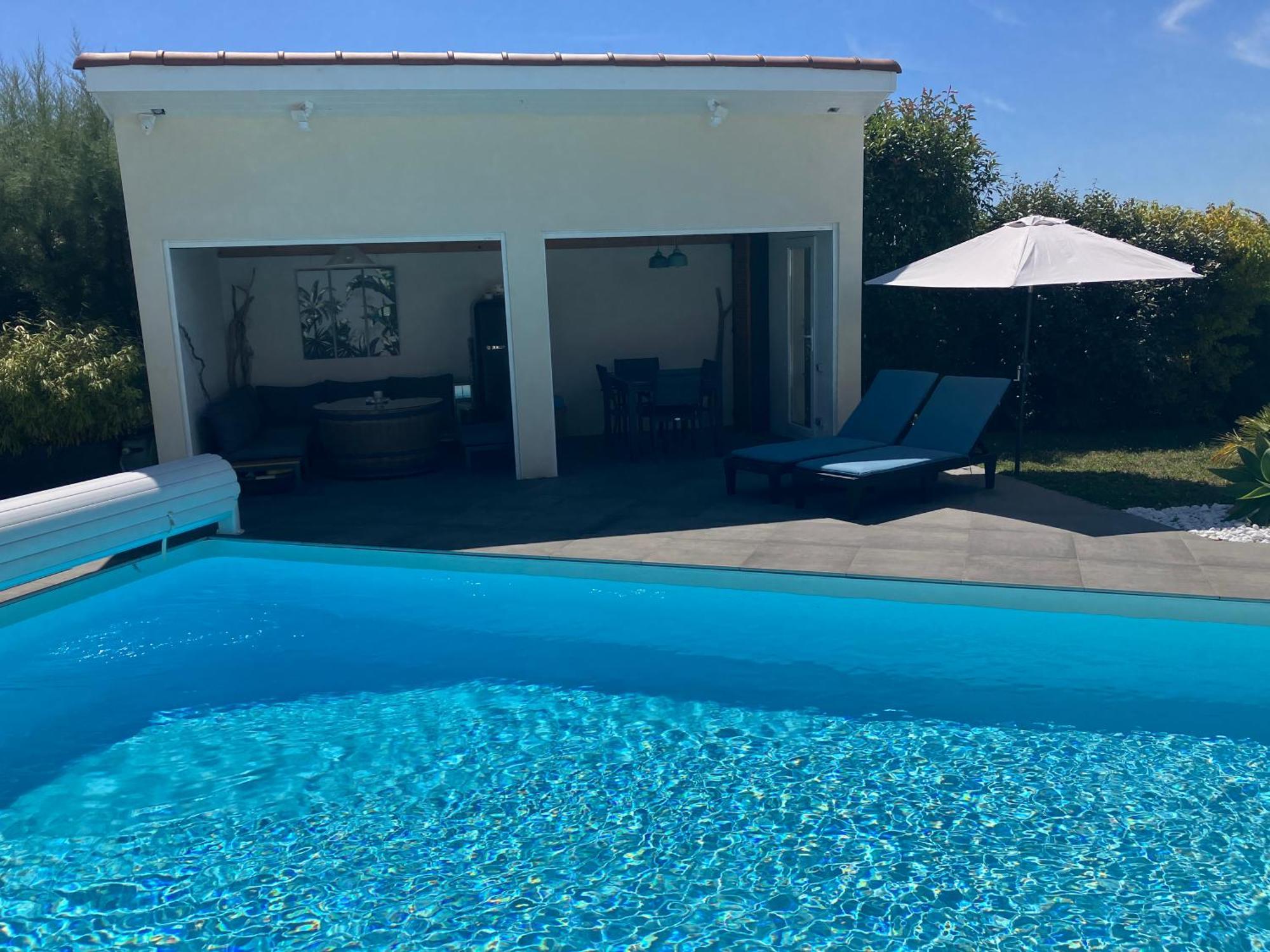 Gite Bambou Avec Piscine Saint-Andeol-le-Chateau エクステリア 写真